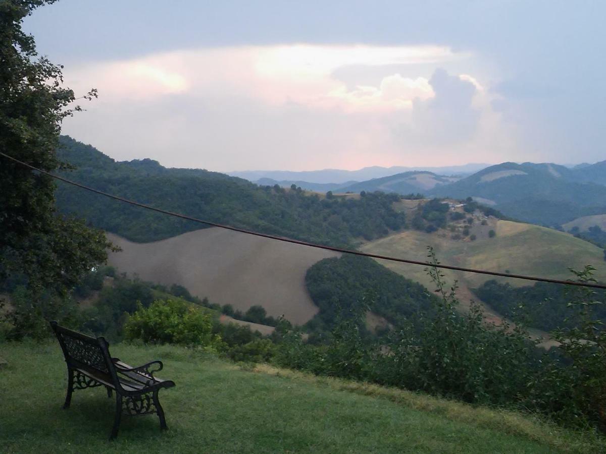 Girfalco Country House Bed & Breakfast Urbino Eksteriør bilde