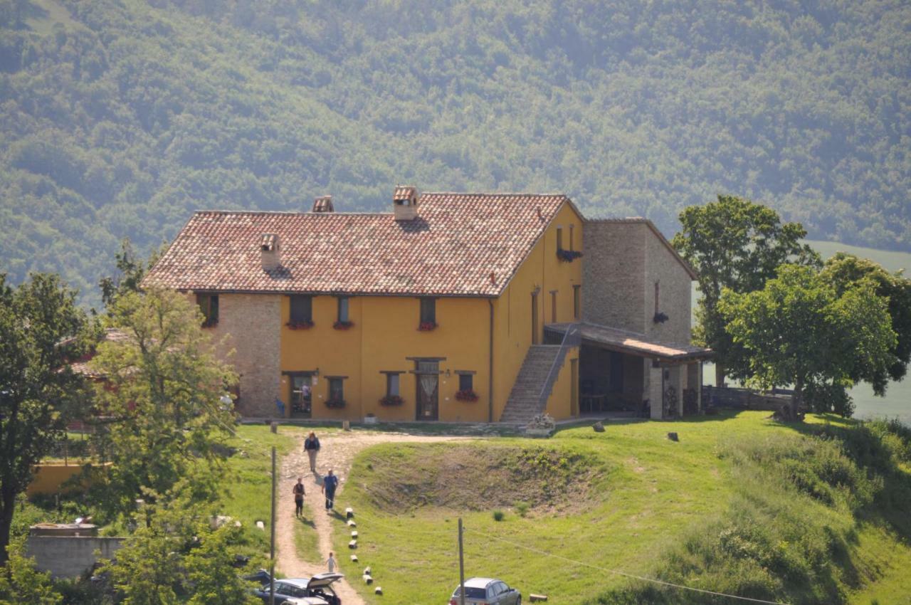 Girfalco Country House Bed & Breakfast Urbino Eksteriør bilde